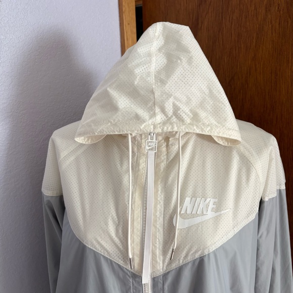 NIKE x SACAI sz M Gray White Pleated Back Windrunner Jacket 716917 Full Zip - Picture 13 of 16